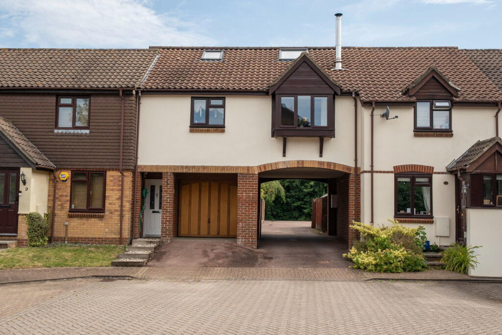 Main image of property: Home Mead, North Waltham, Basingstoke, RG25 2SY