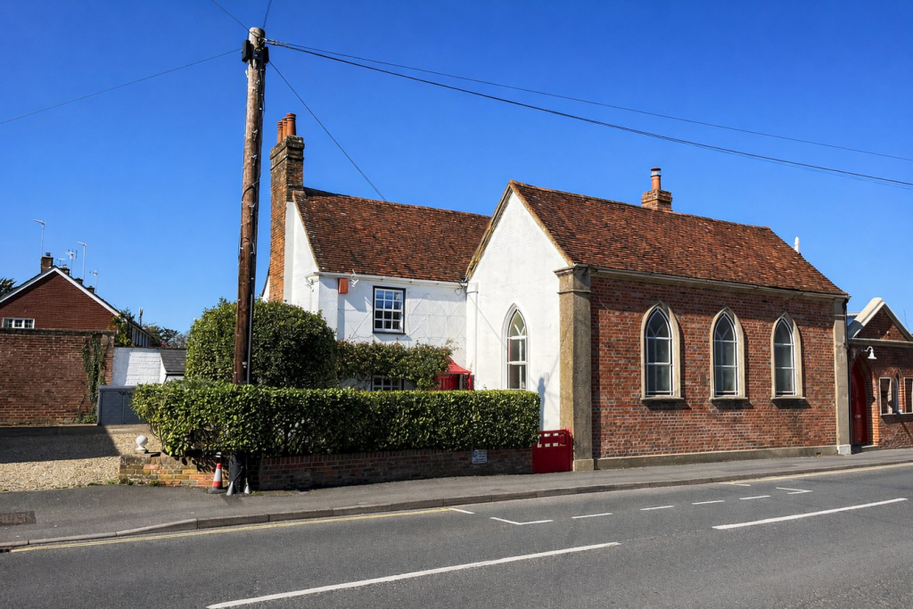Main image of property: Lyndhurst Road, Brockenhurst, SO42