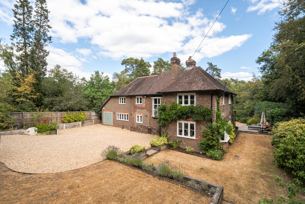Main image of property: Tilford Road, Tilford, Farnham, GU10