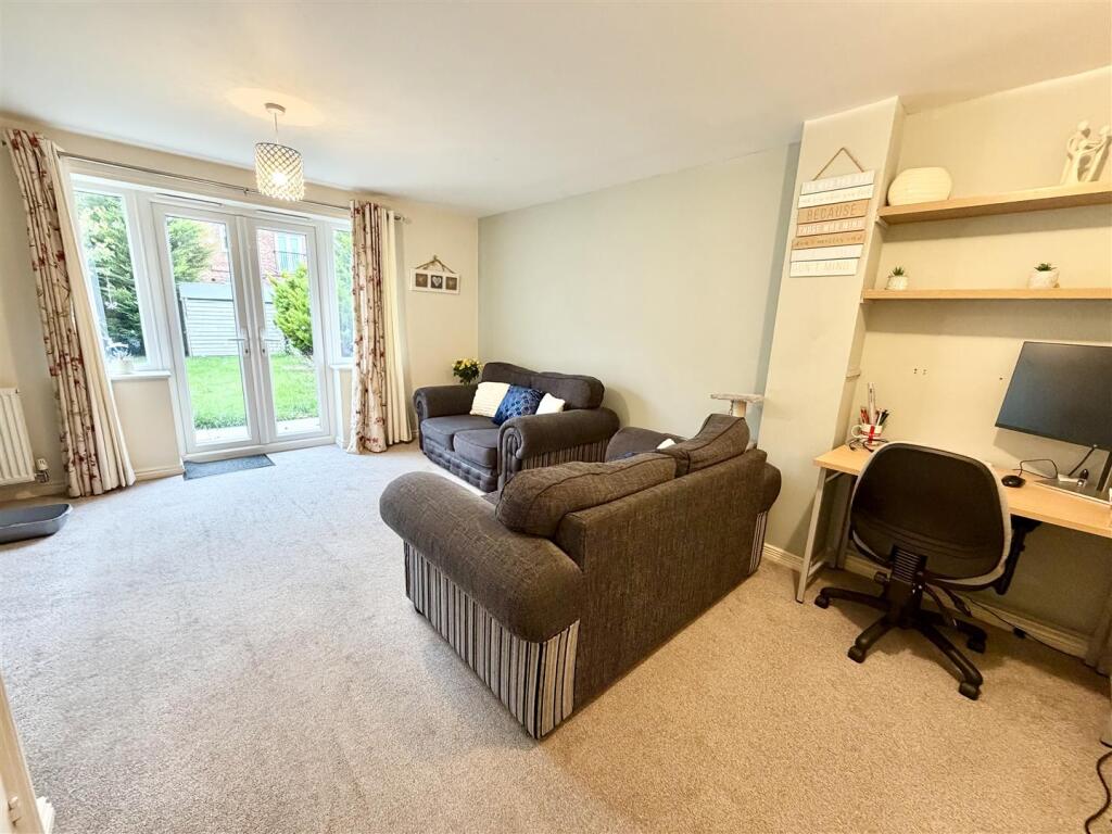 House in Middlesbrough, Grove Hill - View 4