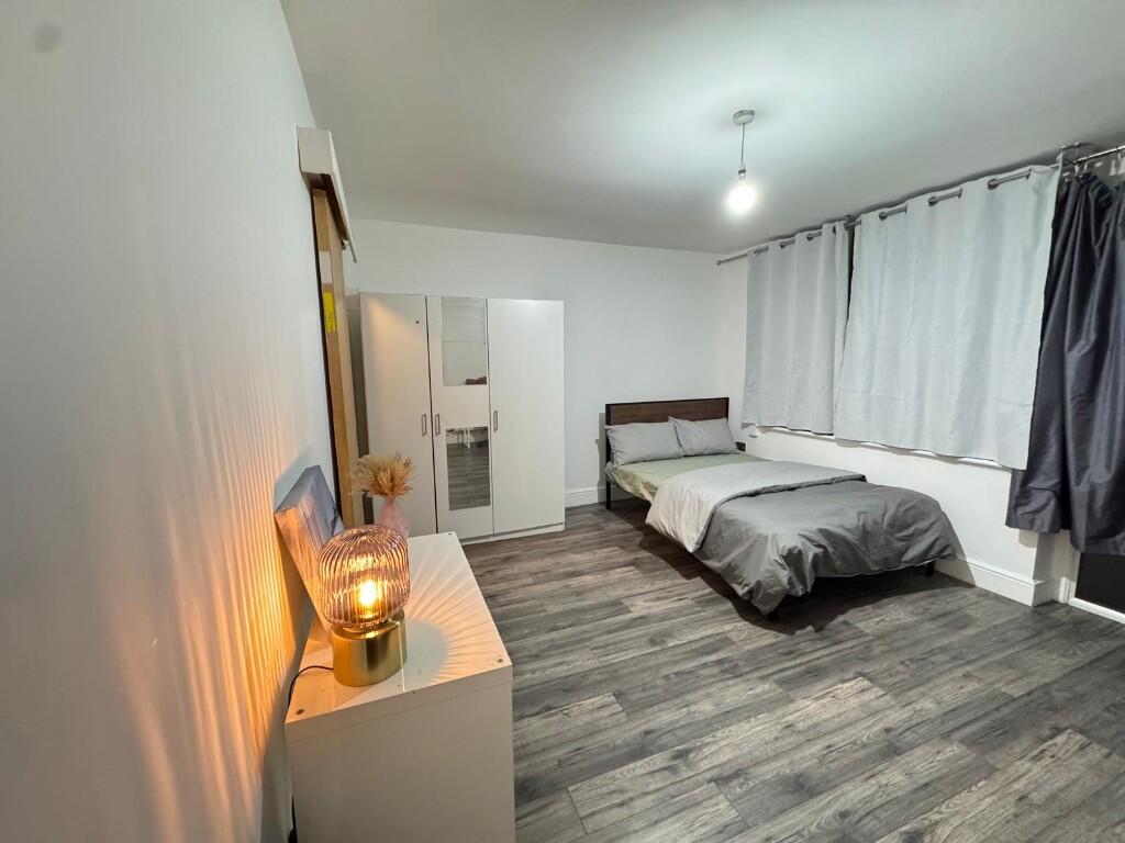 Main image of property: Solebay Street, London, E1