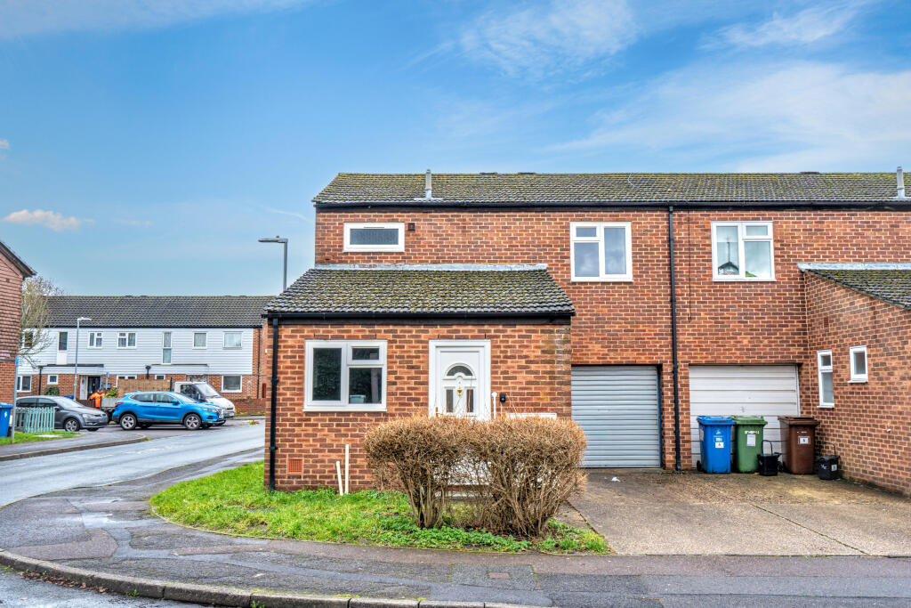 Main image of property: 8 Rookwood Avenue, Owlsmoor, GU47 0TW