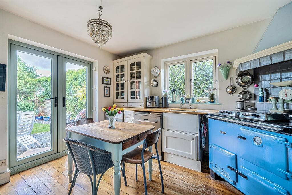 House in Finchampstead - More