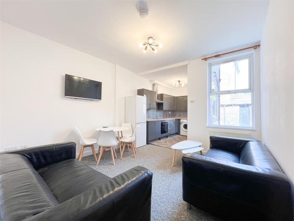 House in Sheffield, Kenwood, Sharrow - View 2