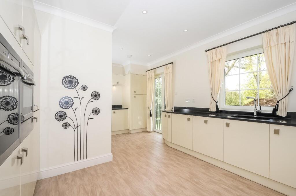 Main image of property: Catherine House, Queenshill Lodge, London Road, Ascot, SL5