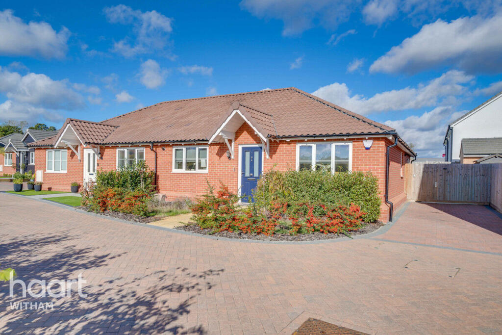 2-bed bungalow on Oxford Place, Maldon, £400,000