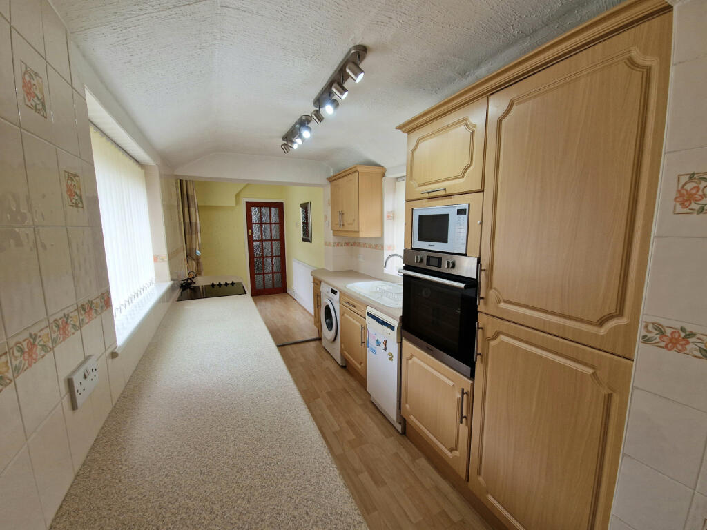 Calder Road, North Shore, FY2 - More