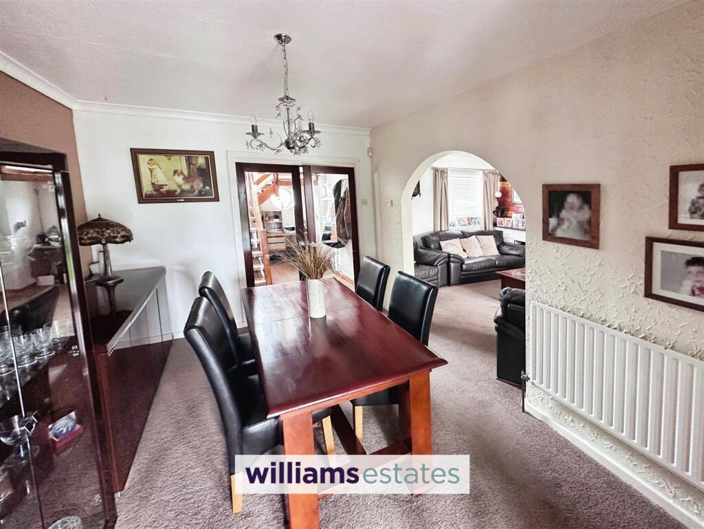 First Avenue, Prestatyn, LL19 photo 2