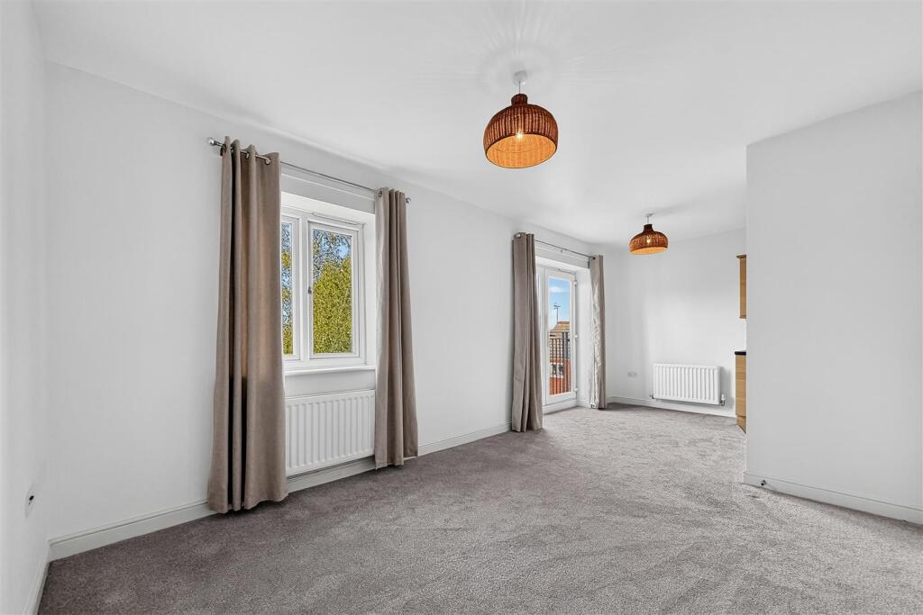 Apartment in Trafford, Broadheath - View 2