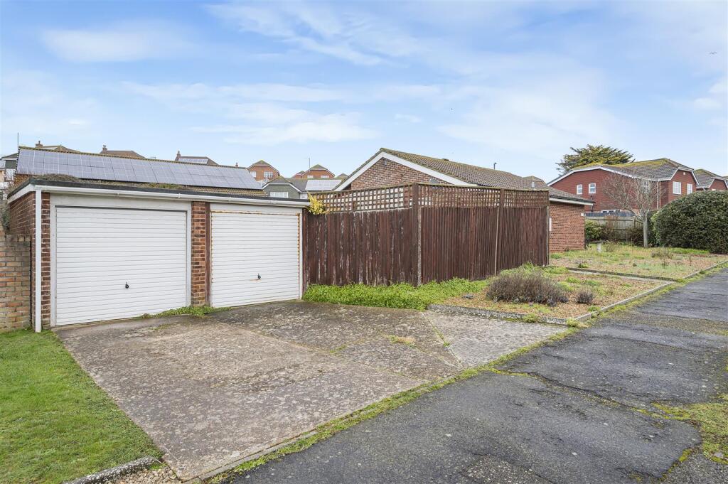 Princess Drive, Seaford photo 4