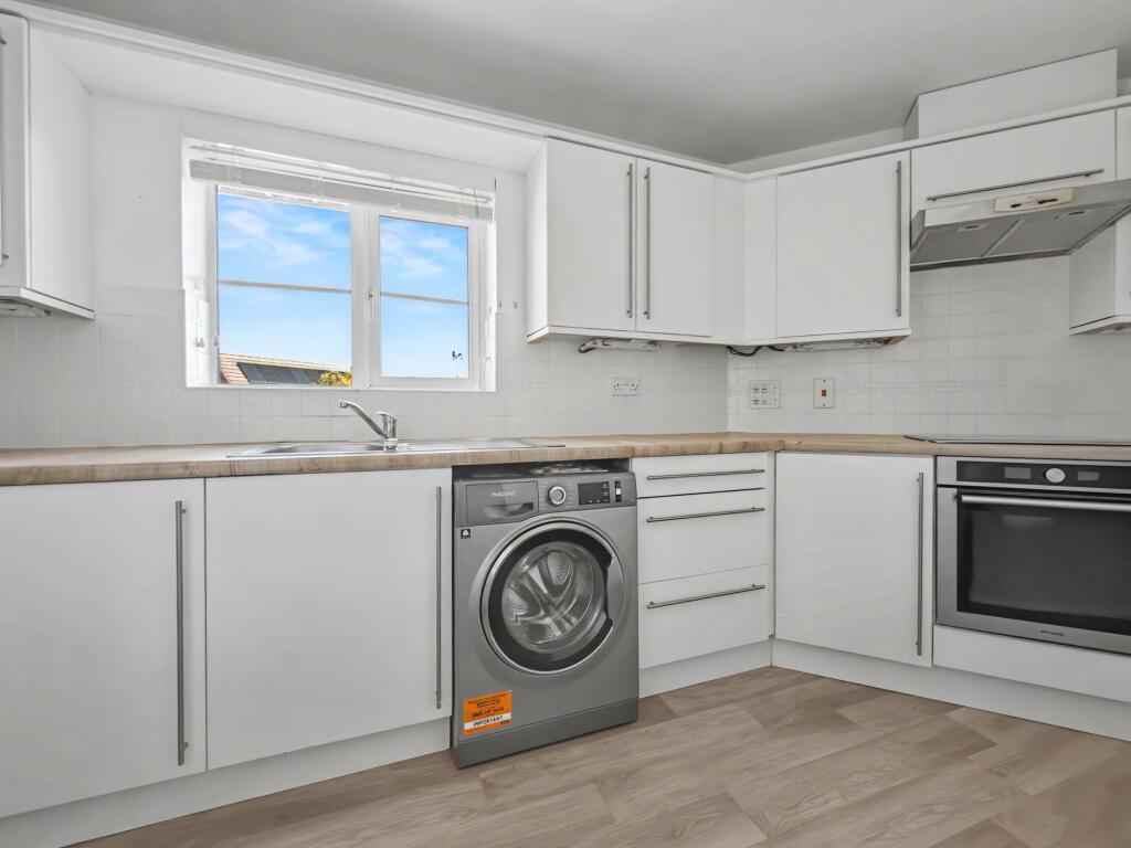 Apartment in Chelmsford - View 4