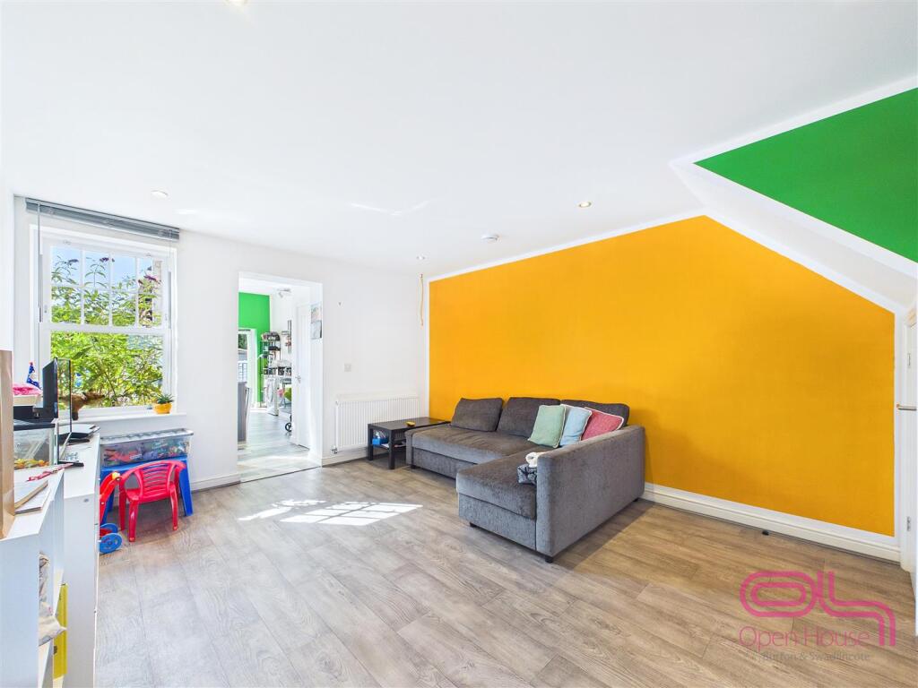 House in Swadlincote, Newhall - View 3