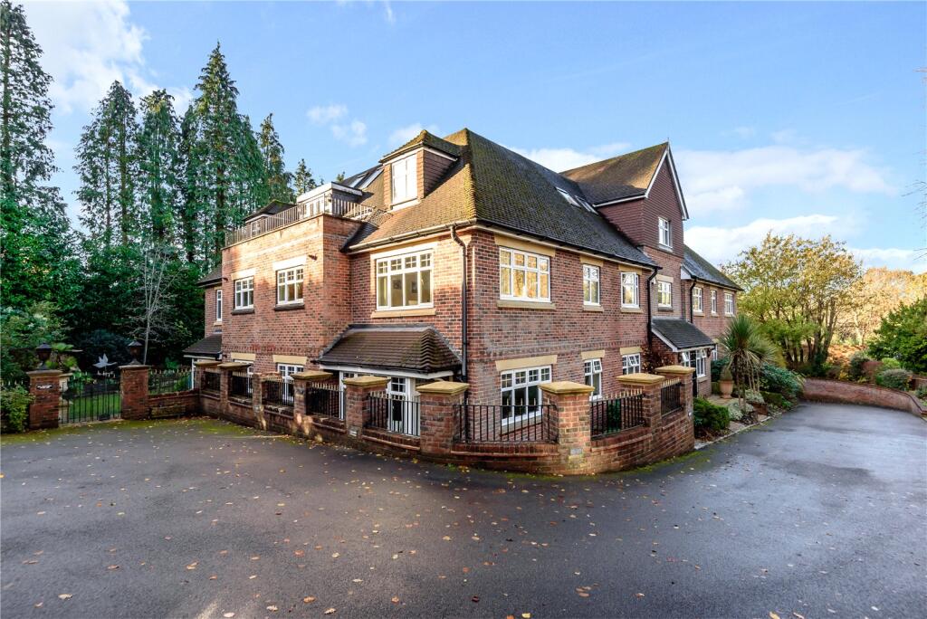 Main image of property: Grayswood Road, Haslemere, Surrey, GU27