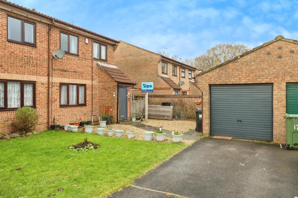 Hawthorn Close, Bristol, BS34 photo 2