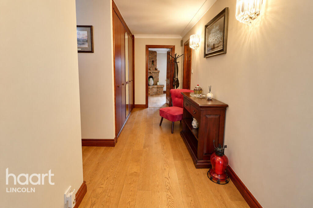 House in East Lindsey, Bucknall - View 4
