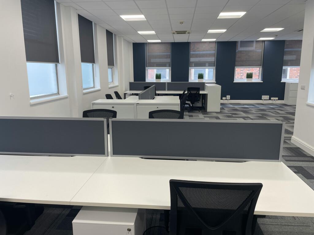 11 Waterloo Place  Desks 3.jpeg