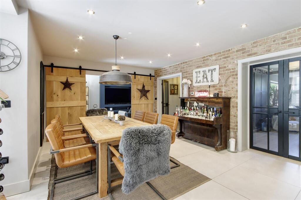 House in Tonbridge - More