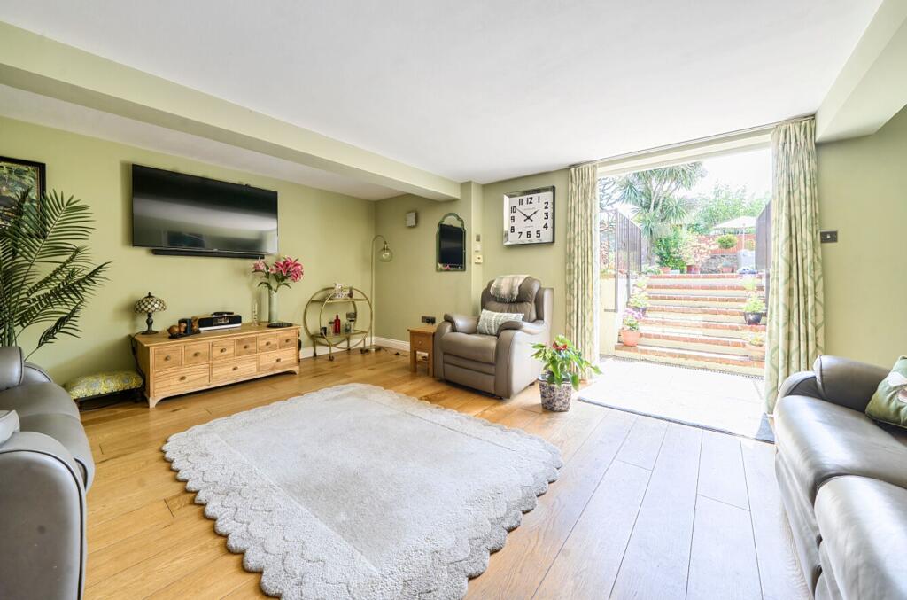 House in Chichester, West Sussex - View 3