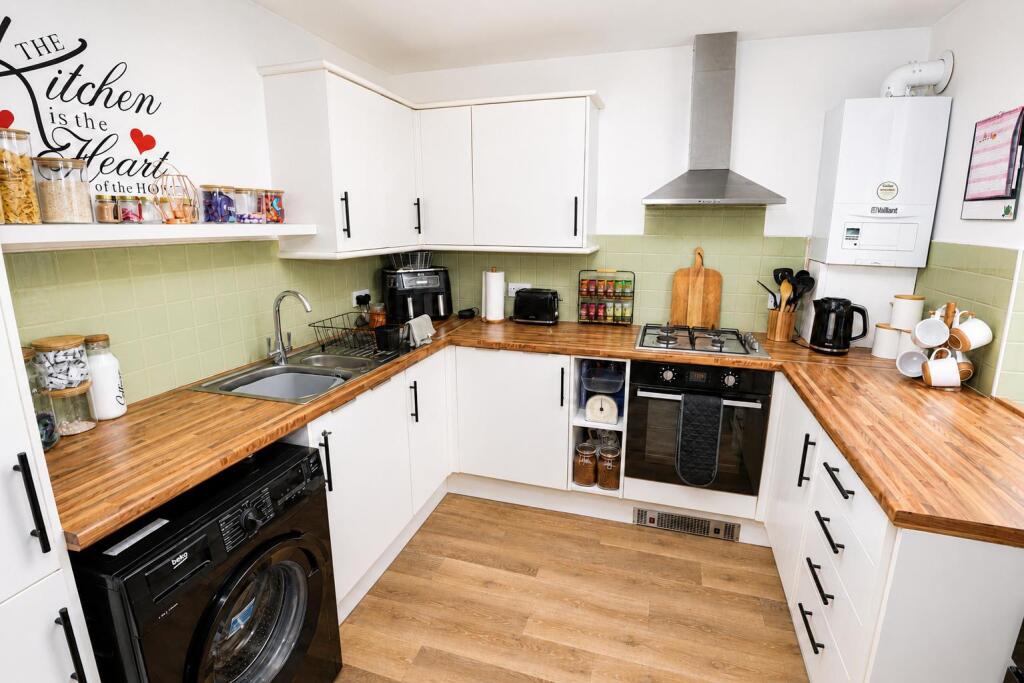 Robb Close, Irthlingborough, NN9 5GJ photo 4
