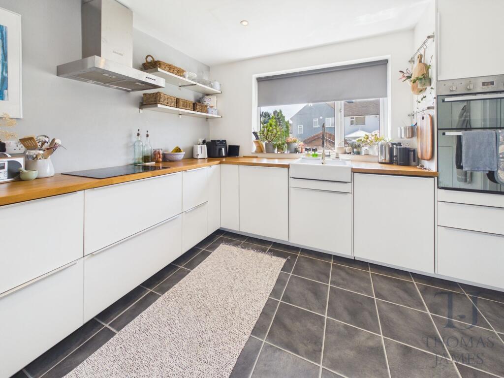 House in Nottingham, Clifton - View 3