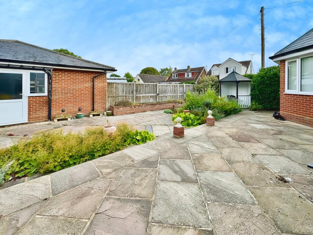 House in Chelmsford, Broomfield - View 2