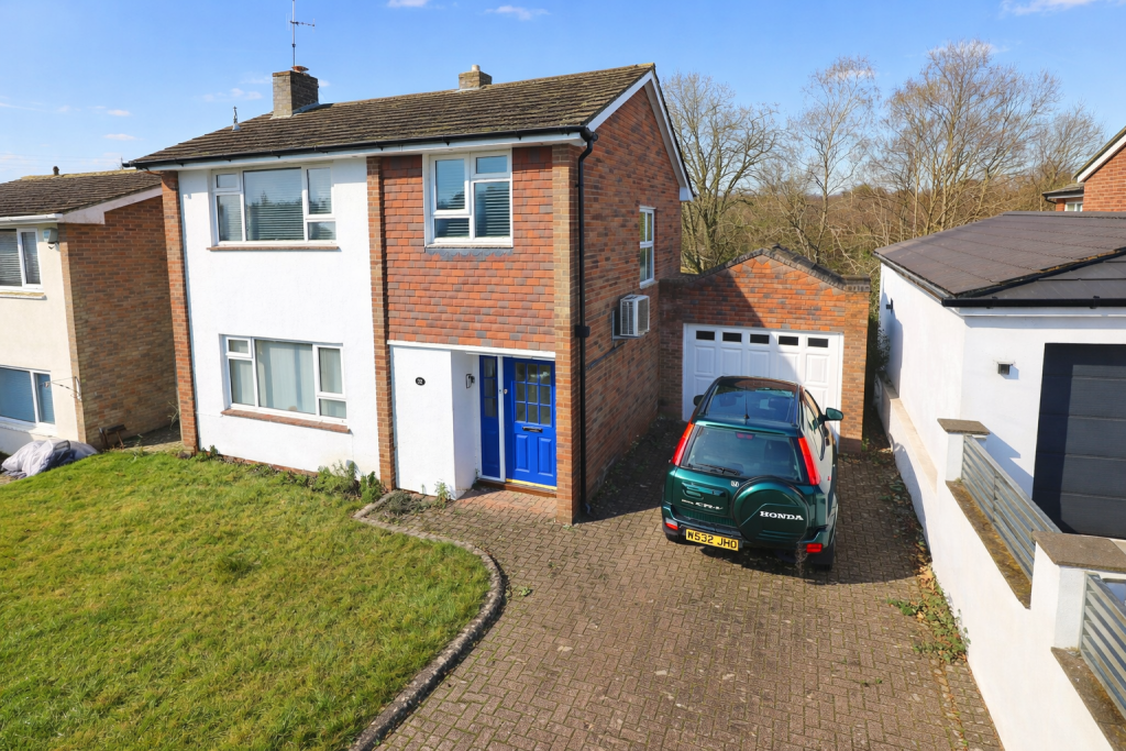3-bed detached on 22, The Parkway, £375,000