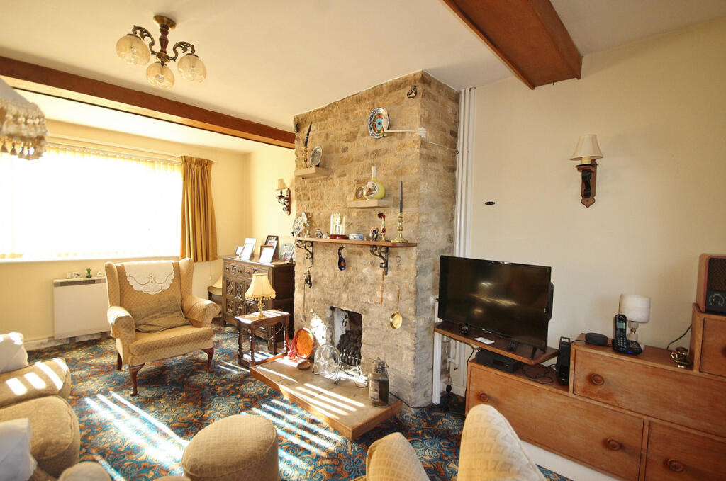 House in West Oxfordshire, Burwell, Witney - More
