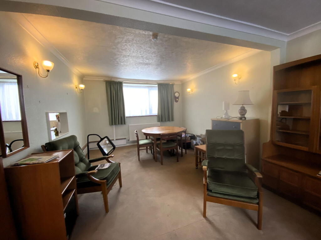 Calgary Crescent, Burton-on-trent, DE15 0PE photo 4