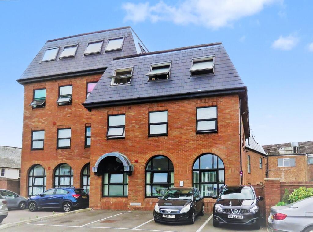 Main image of property: Icknield House, 40 West Street, Dunstable, Beds, LU6