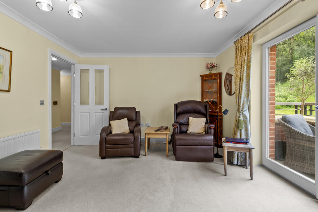 Mason Court, Ellerslie Drive, Malvern, Worcestershire photo 4