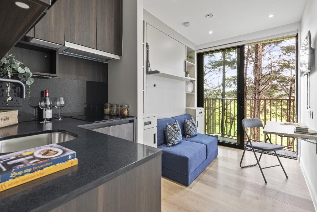 Main image of property: Hanger Lane, London, W5