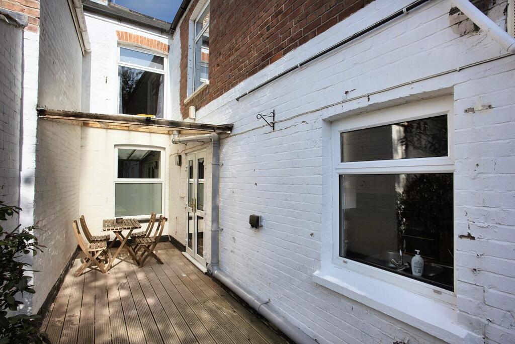 House in Taunton - View 5