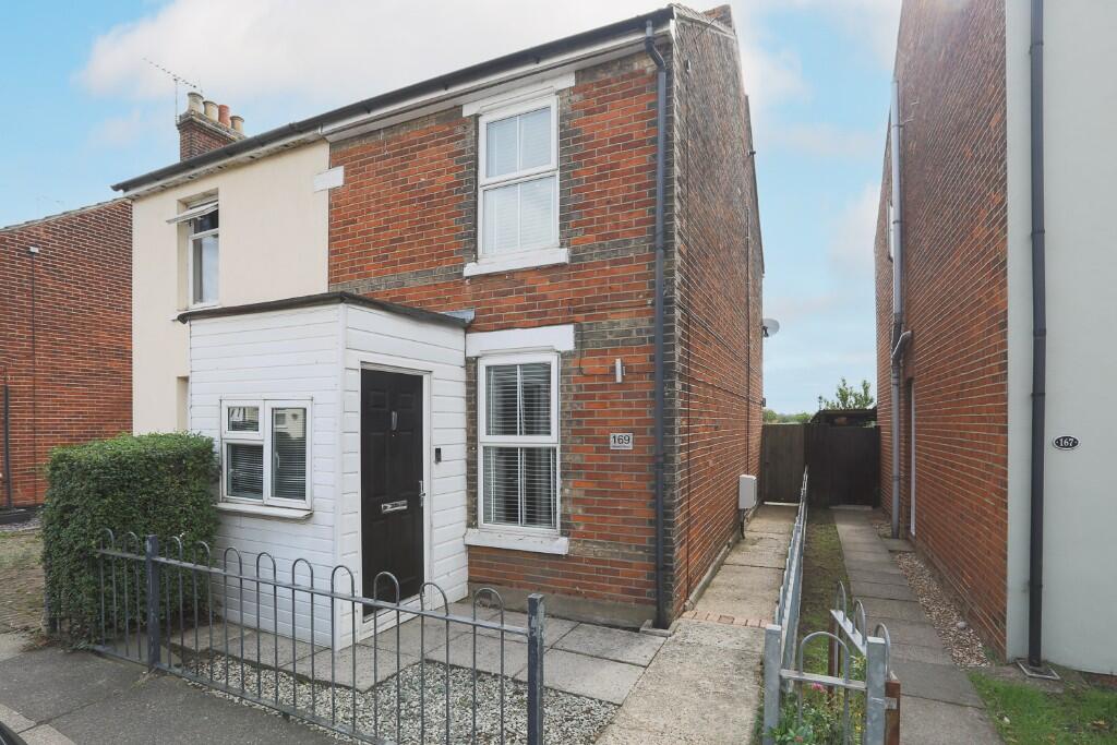 Main image of property: Harwich Road, Colchester, Essex, CO4