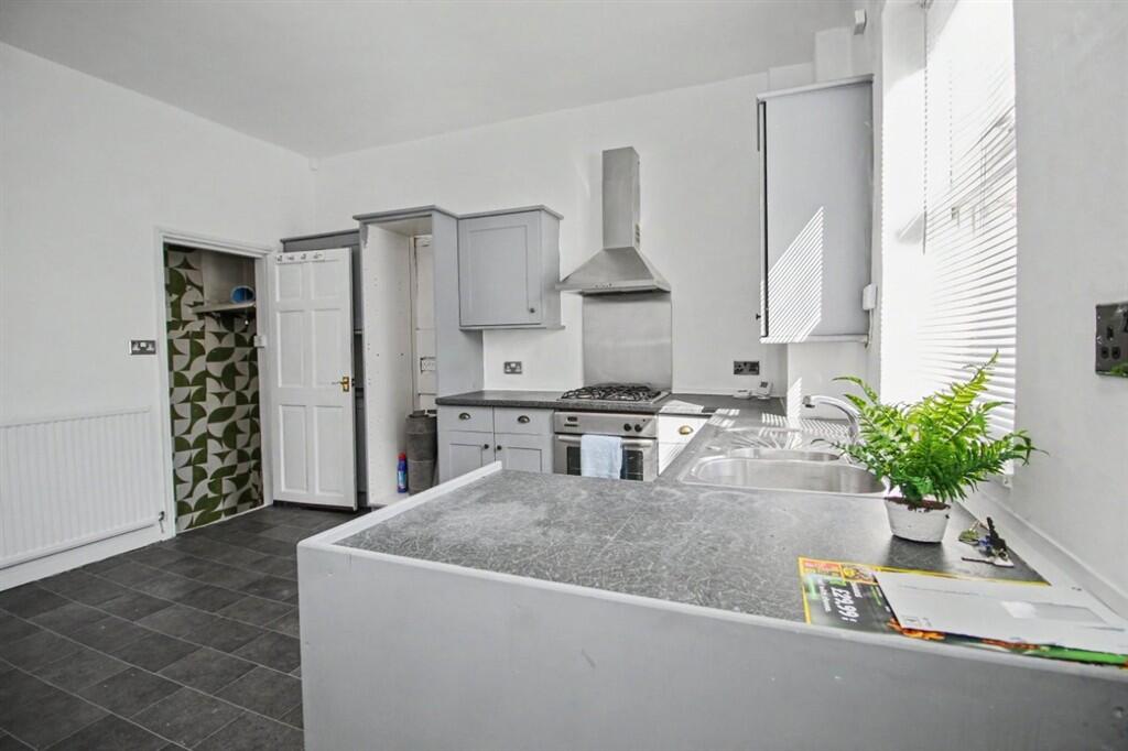 House in Wakefield, West Yorkshire - More