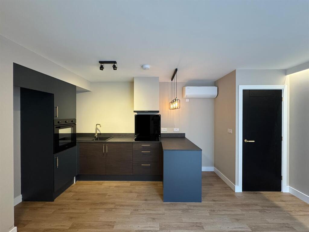 Main image of property: 4 Cornhill Lane, Boston