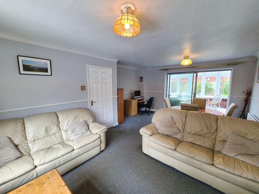 Roundhouse Drive, Totton, SO40 7EU photo 3
