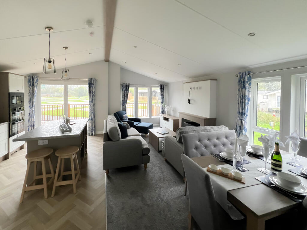 The Yealands, South Lakeland Leisure Village, Borwick Ln, Warton, Carnforth LA6 1BH photo 4