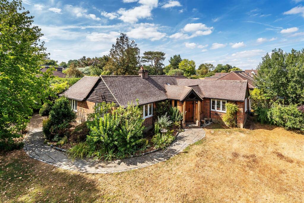 Main image of property: SCHOOL LANE, FETCHAM KT22