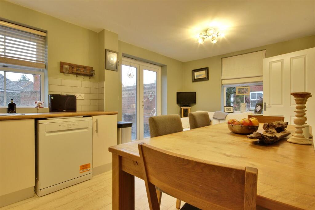 Fairview Close, Beverley photo 3