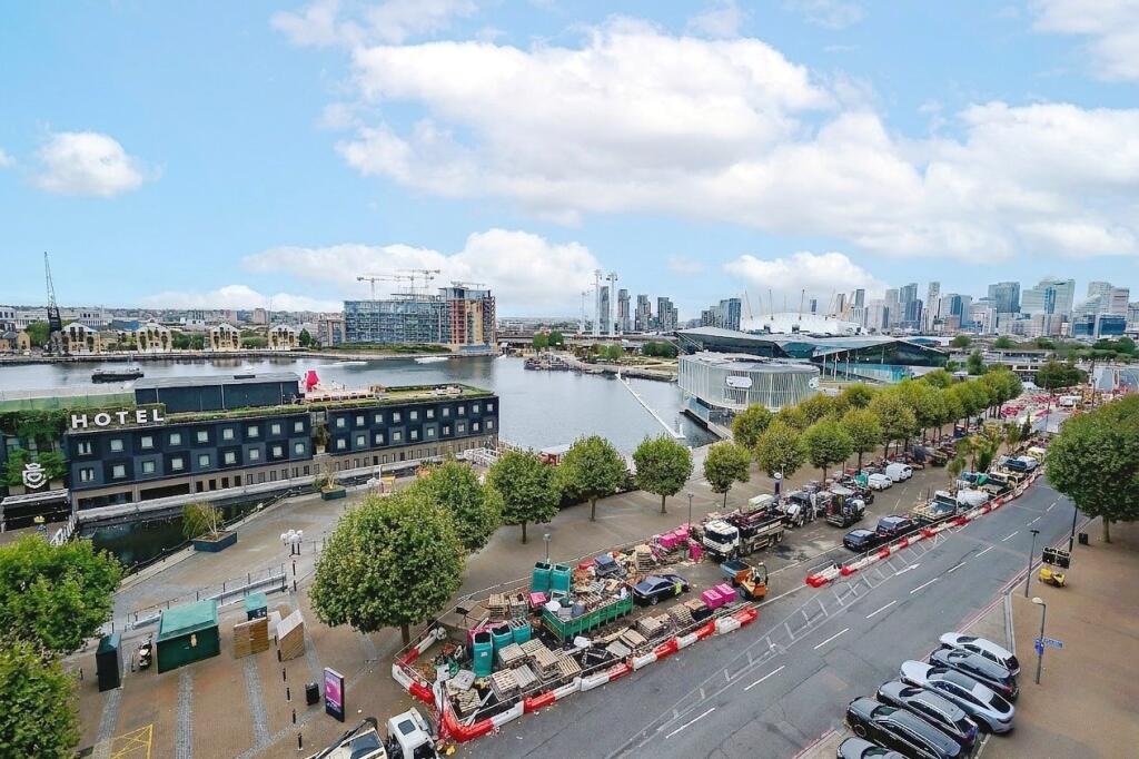 Apartment in London, Custom House, Canning Town - View 2