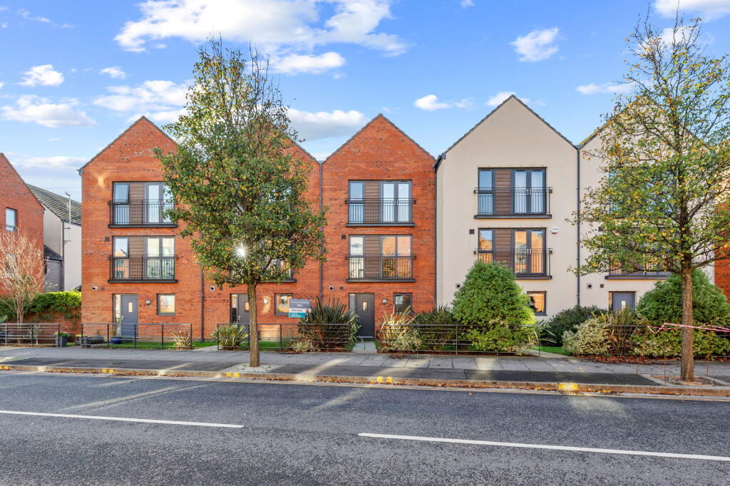 Main image of property: Yr Hafan, Langdon Road, St Thomas, Swansea, SA1 8RD