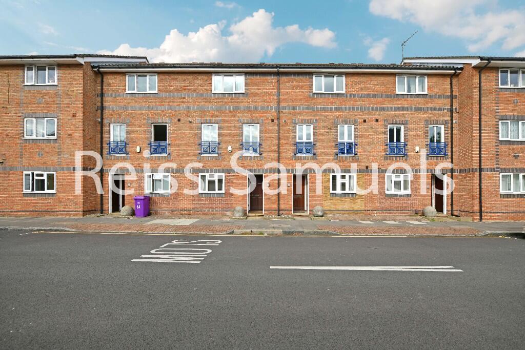 5 bedroom terraced house for rent