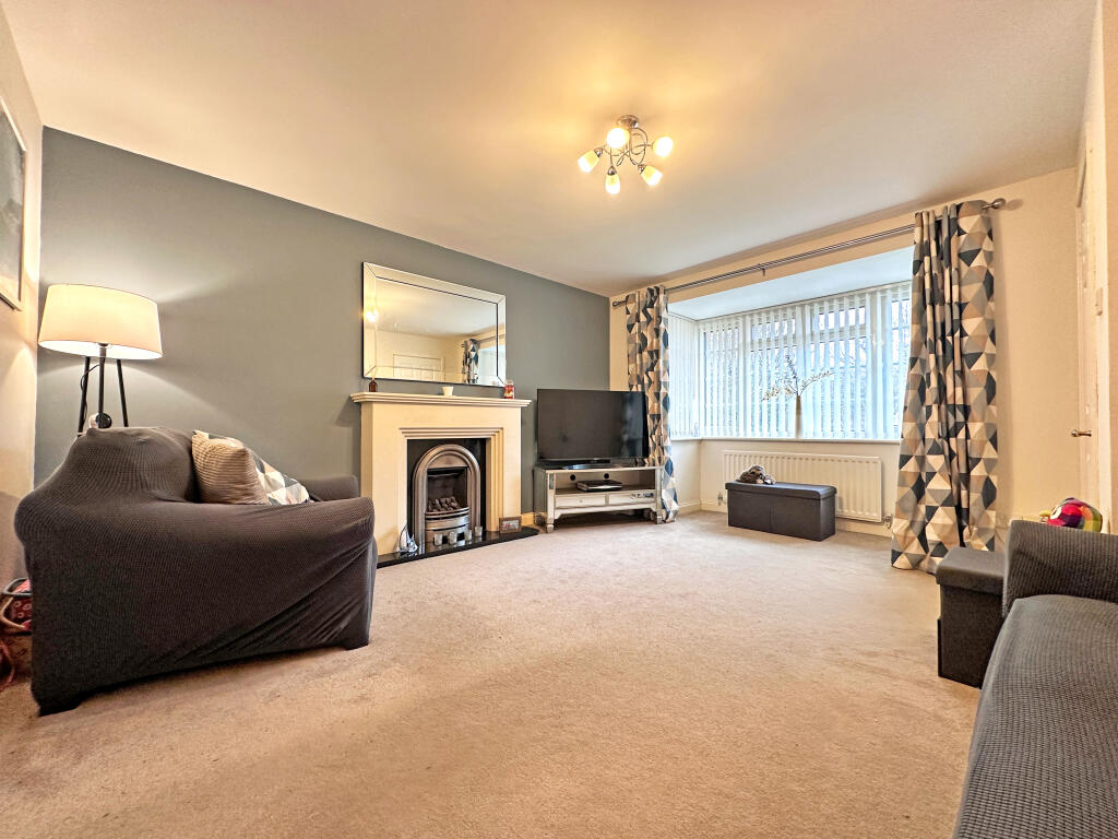 Russell Close, TIPTON, DY4 0HZ photo 3