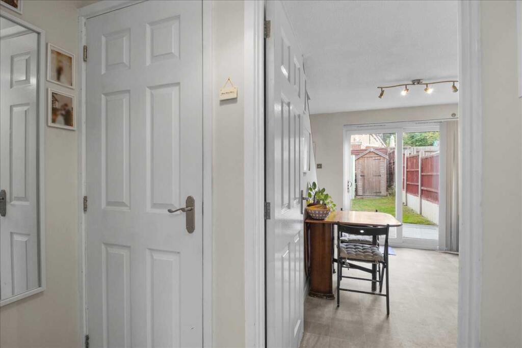 House in Milton Keynes, Bradwell - View 5