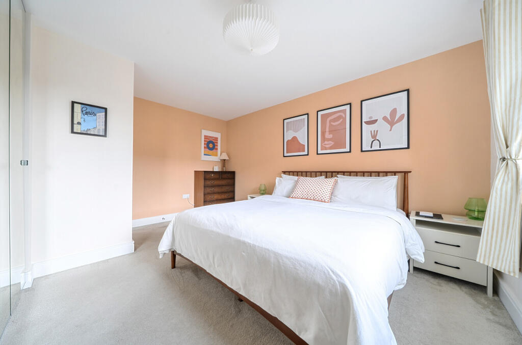 Apartment in Southampton - View 5
