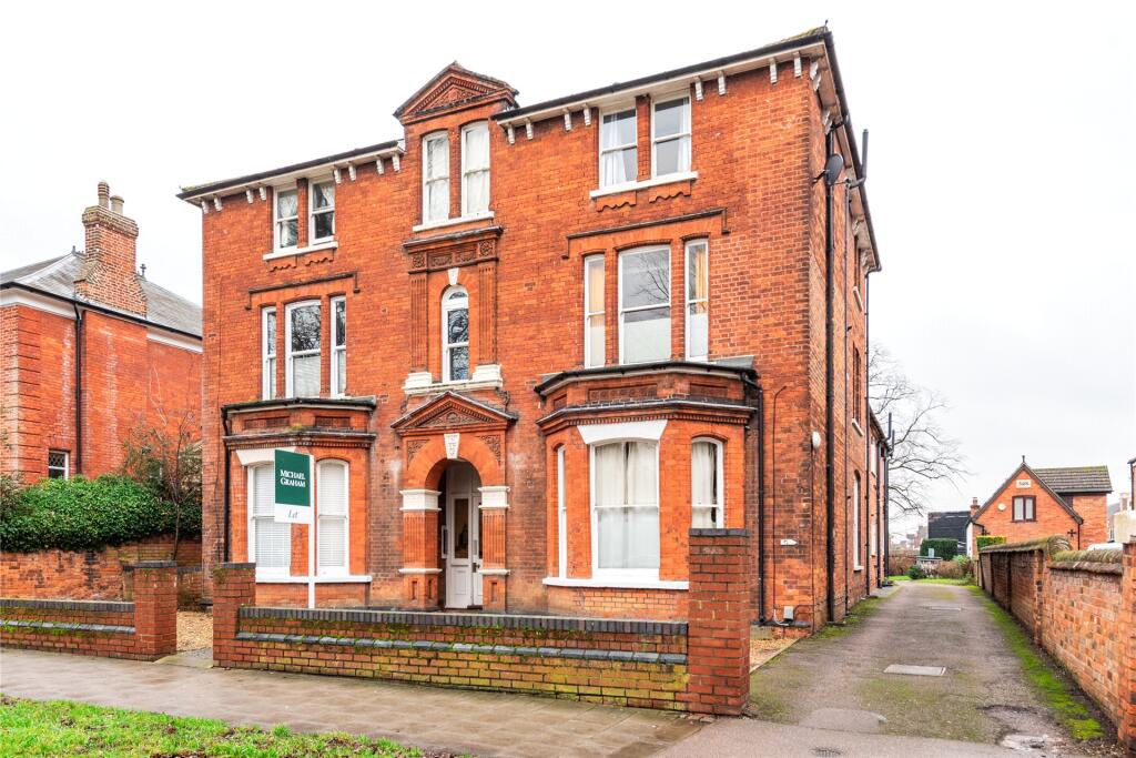 Main image of property: De Parys Avenue, Bedford, Bedfordshire, MK40