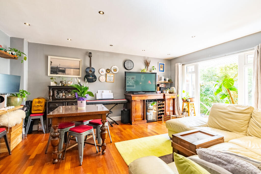 Additional image 2 of Barley Rise, Northfield Road, Harpenden, Hertfordshire, AL5