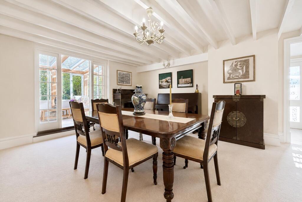 House in South Kesteven, Harlaxton - View 4