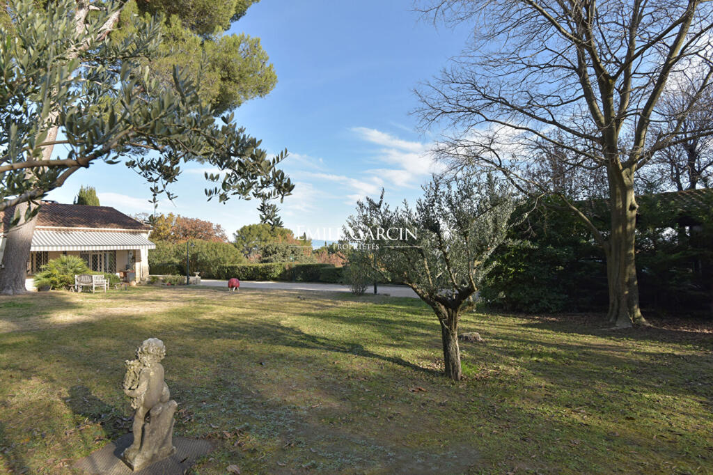 Main image of property: Provence-Alps-Cote d`Azur, Vaucluse, Avignon