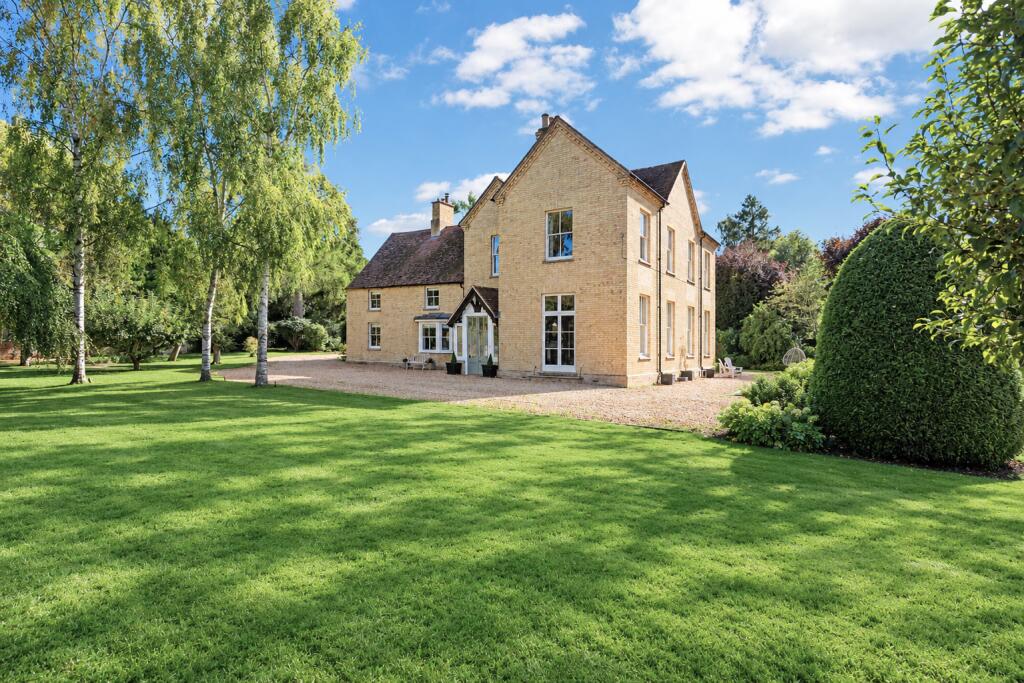 House in Stevenage - View 2